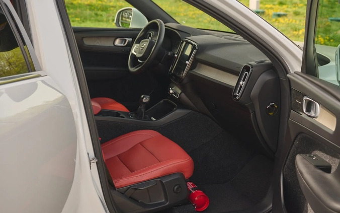 Volvo XC 40 cena 106800 przebieg: 109000, rok produkcji 2019 z Ropczyce małe 529